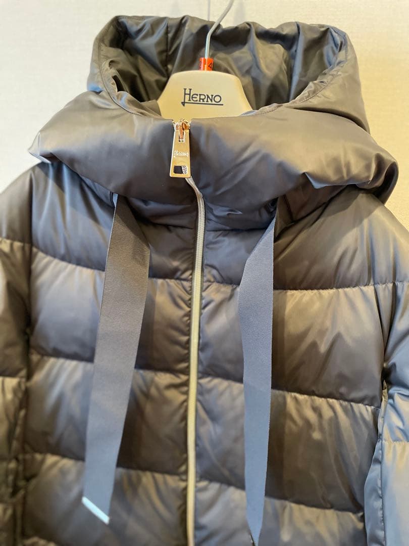 【ゆかです】HERNO/ヘルノ　ダウンジャケット42【美品】軽暖