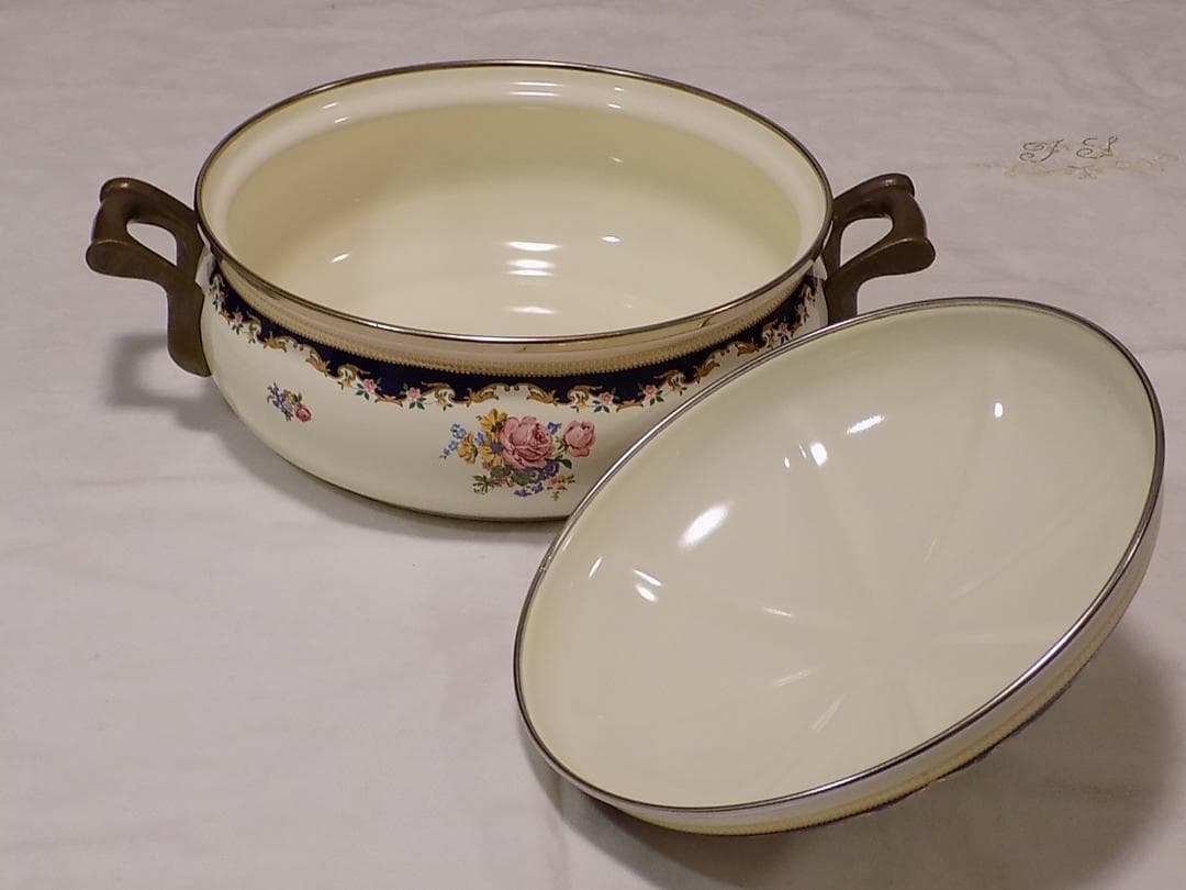 ASTA WEST GERMANY 1970年代のホーロー両手鍋　ほぼ新品