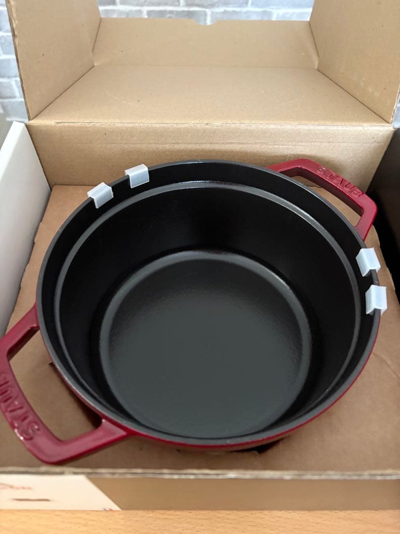 新品✨STAUB ピコ・ココット・ラウンド ボルドー 20cm