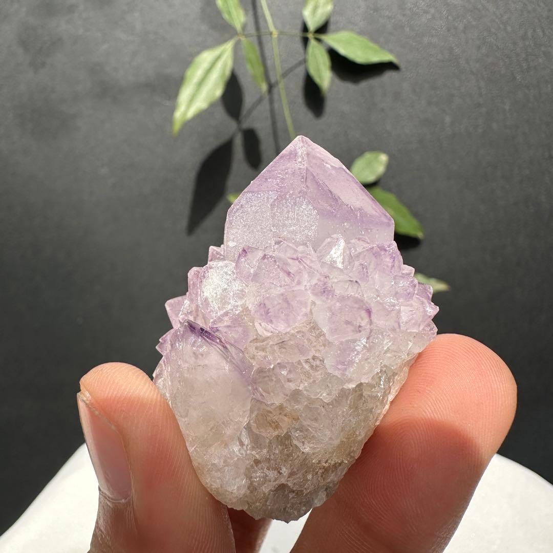 天然石アメジストの原石　置物　鉱物D.440