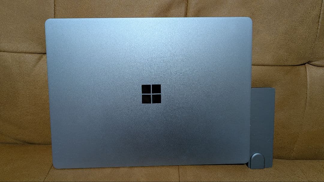Microsoft Surface Laptop go 12.4インチ
