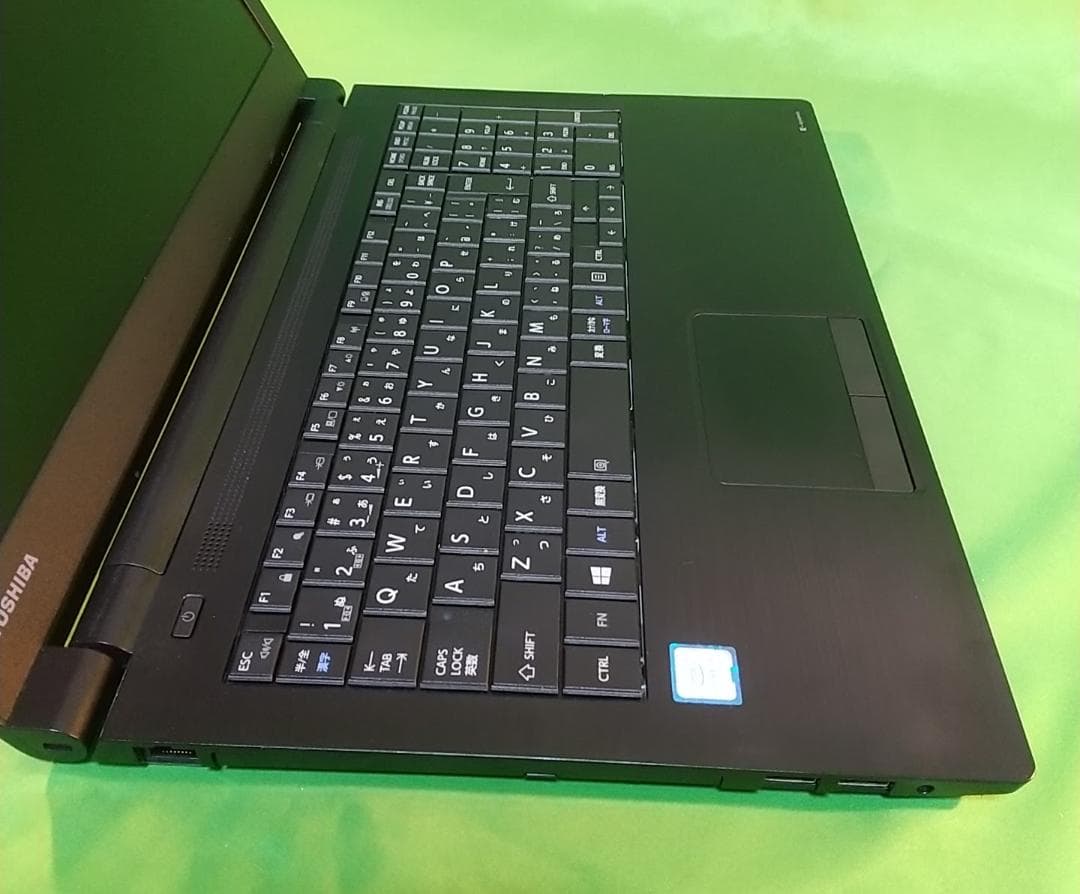 さちDynabook B65/DP/i5 8250U/8G/SSD256G