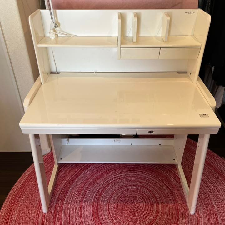 【送料込み】オカムラ　学習机　ホワイト鏡面仕上げ