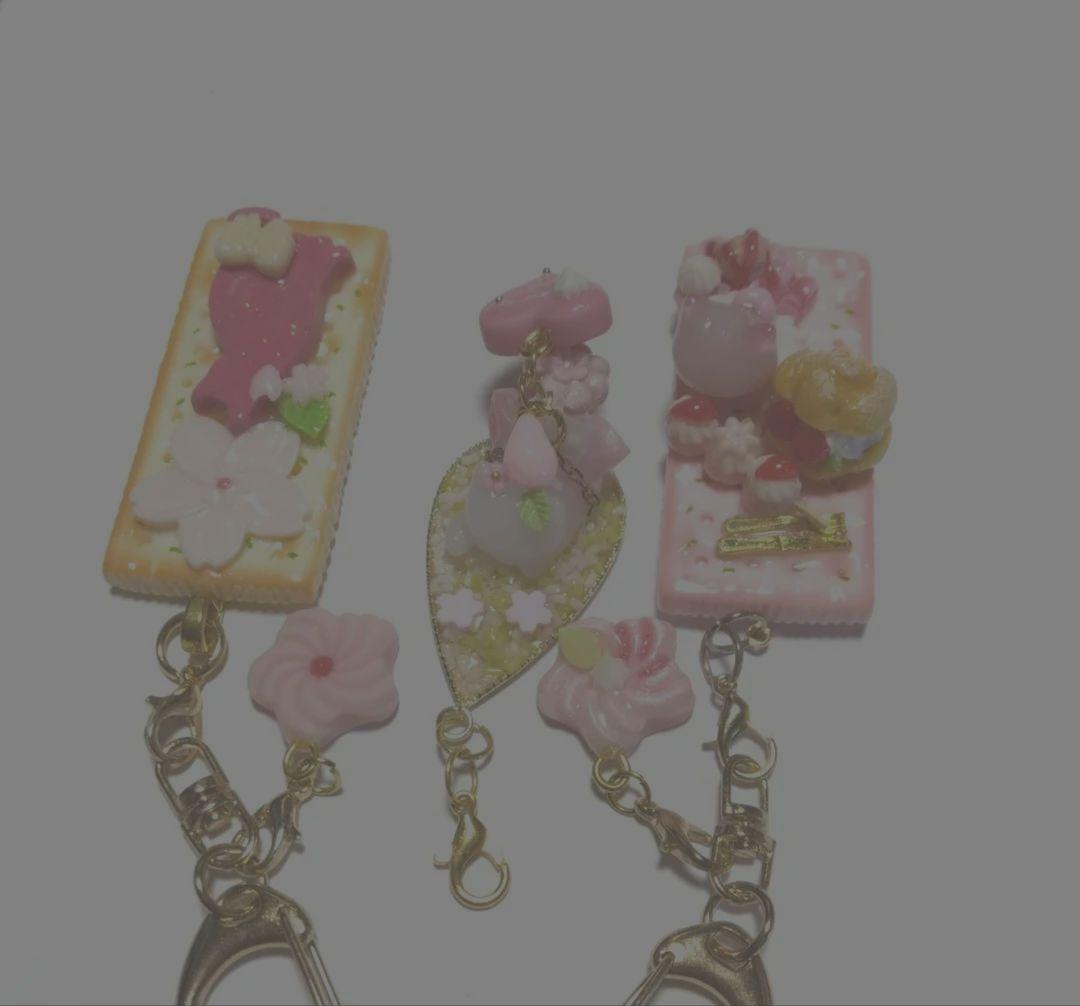 おまとめ中　おすわり猫　　　　　　　　　ゆらゆらハート