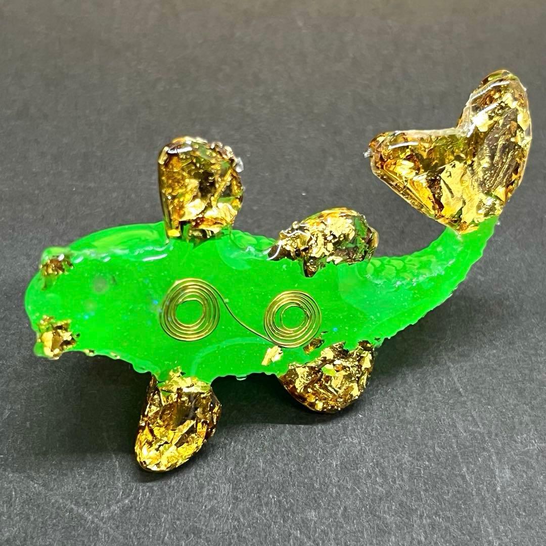 蓄光タイプの鯉(コイ)のオルゴナイト【グリーン】