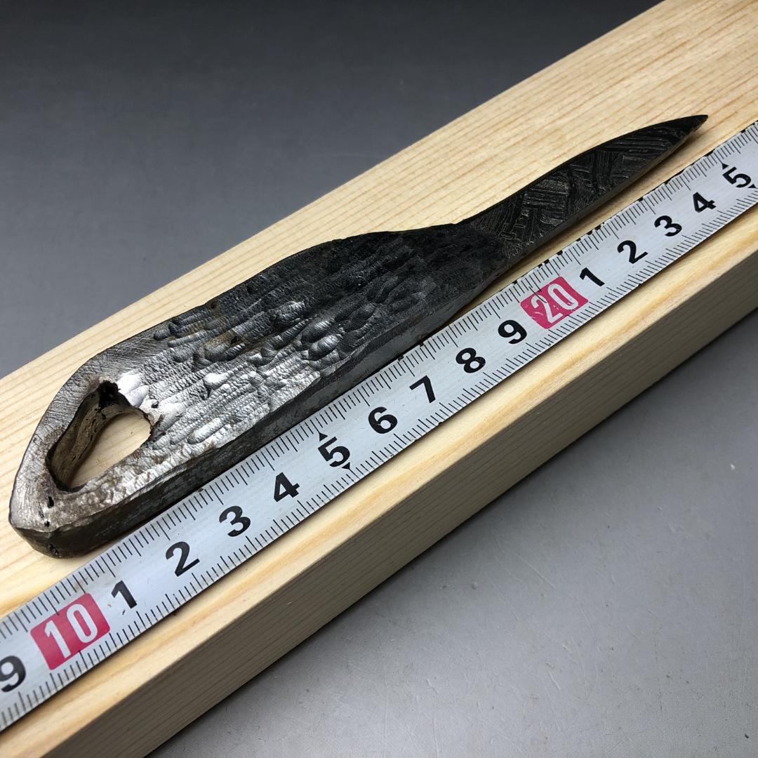 ｂ*ｂ様 アルタイ隕石　 鉄隕石　メテオライト　模造刀　重さ約152ｇ 共箱