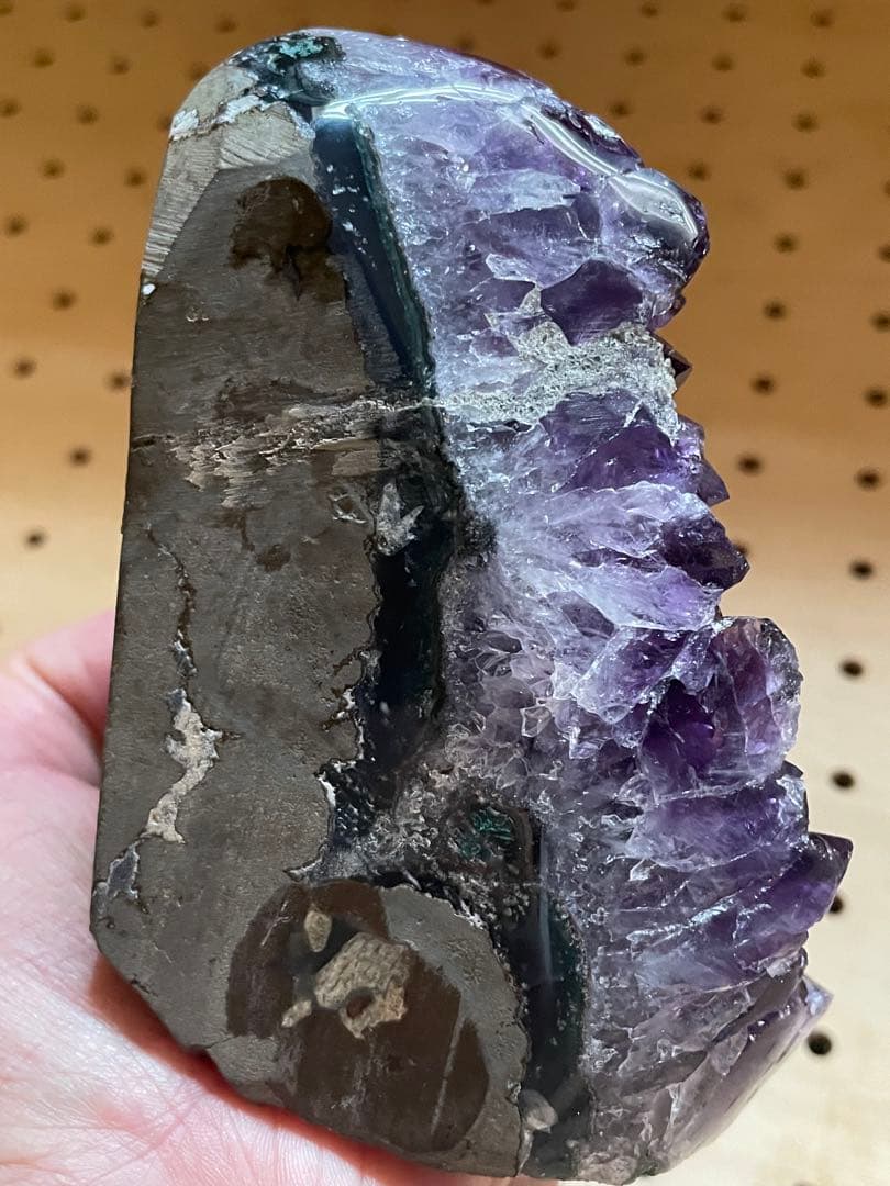 ウルグアイ産A A A級アメジストクラスター、ドーム　綺麗な濃紫水晶（天然石）