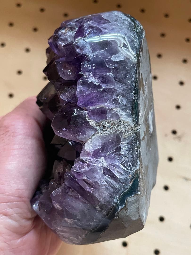 ウルグアイ産A A A級アメジストクラスター、ドーム　綺麗な濃紫水晶（天然石）