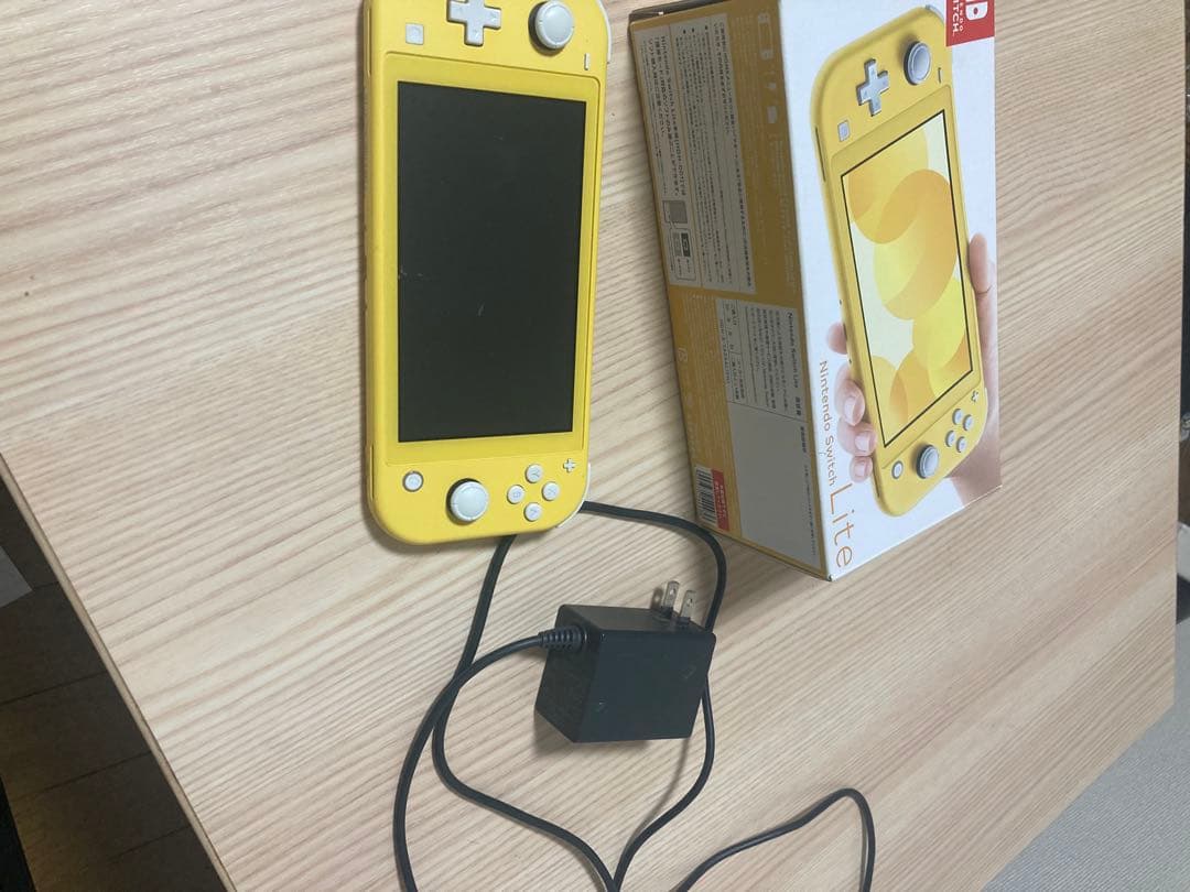Nintendo Switch Lite イエロー 充電器付き