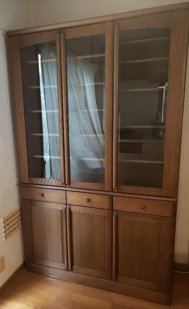 最終値下げ※井口家具※木製ブラウン食器棚 ガラス扉付き