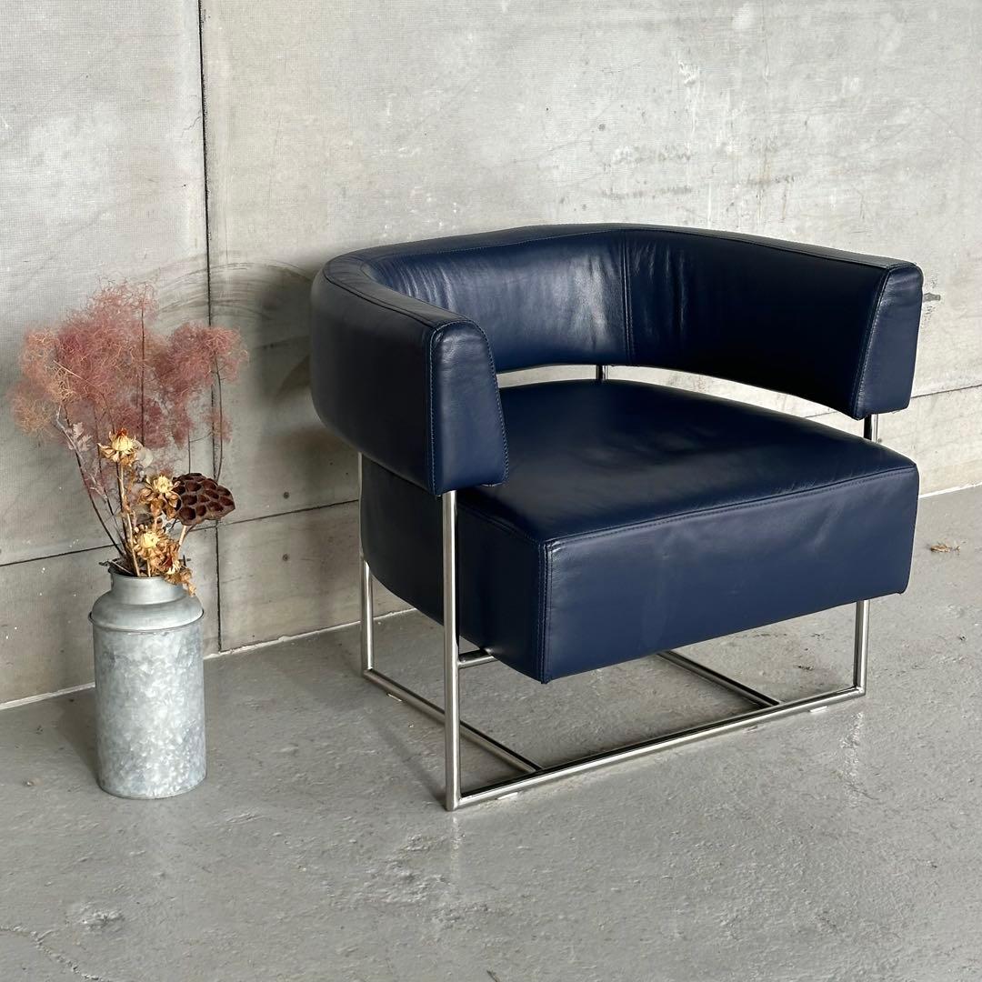 合皮クラブチェア◎ モダンデザインラウンジチェア／低座面／店舗・サロン・書斎