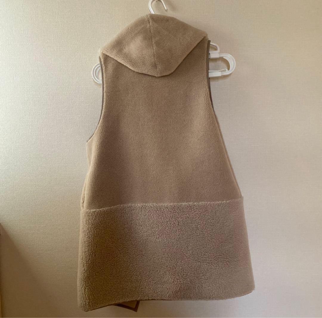 新品【Whim Gazette】ボアフードロングジレ　ライトベージュ！Fサイズ