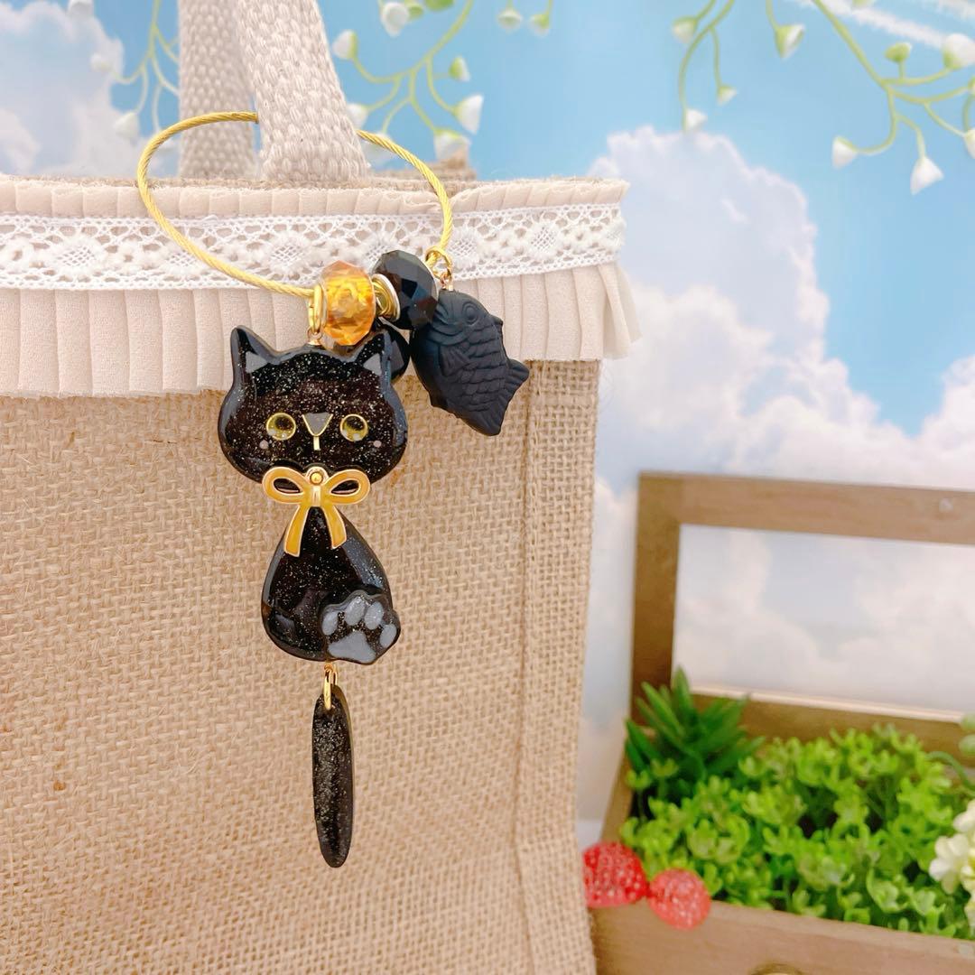 レジン キョロ三毛ちゃんのお花ひらひらワイヤーリングキーホルダー☺︎