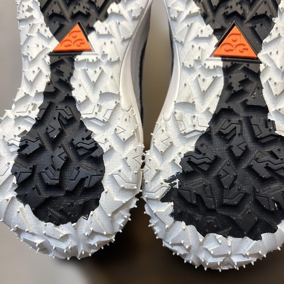 新品　ナイキ ACG　マウンテン フライ 2 ロー　24.0cm