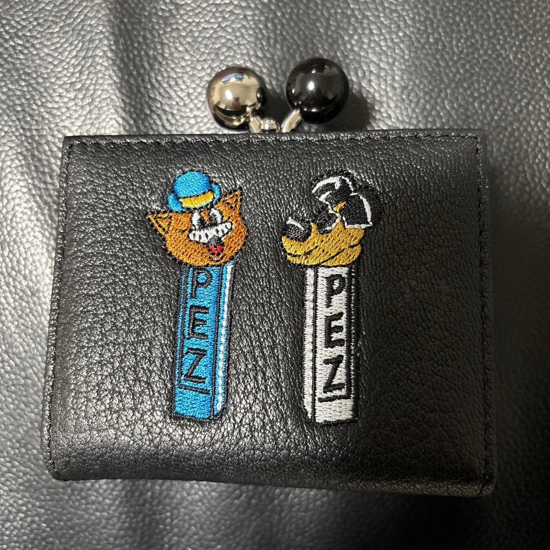 【超美品】PEZキャラクター刺繍 三つ折り財布 ブラック