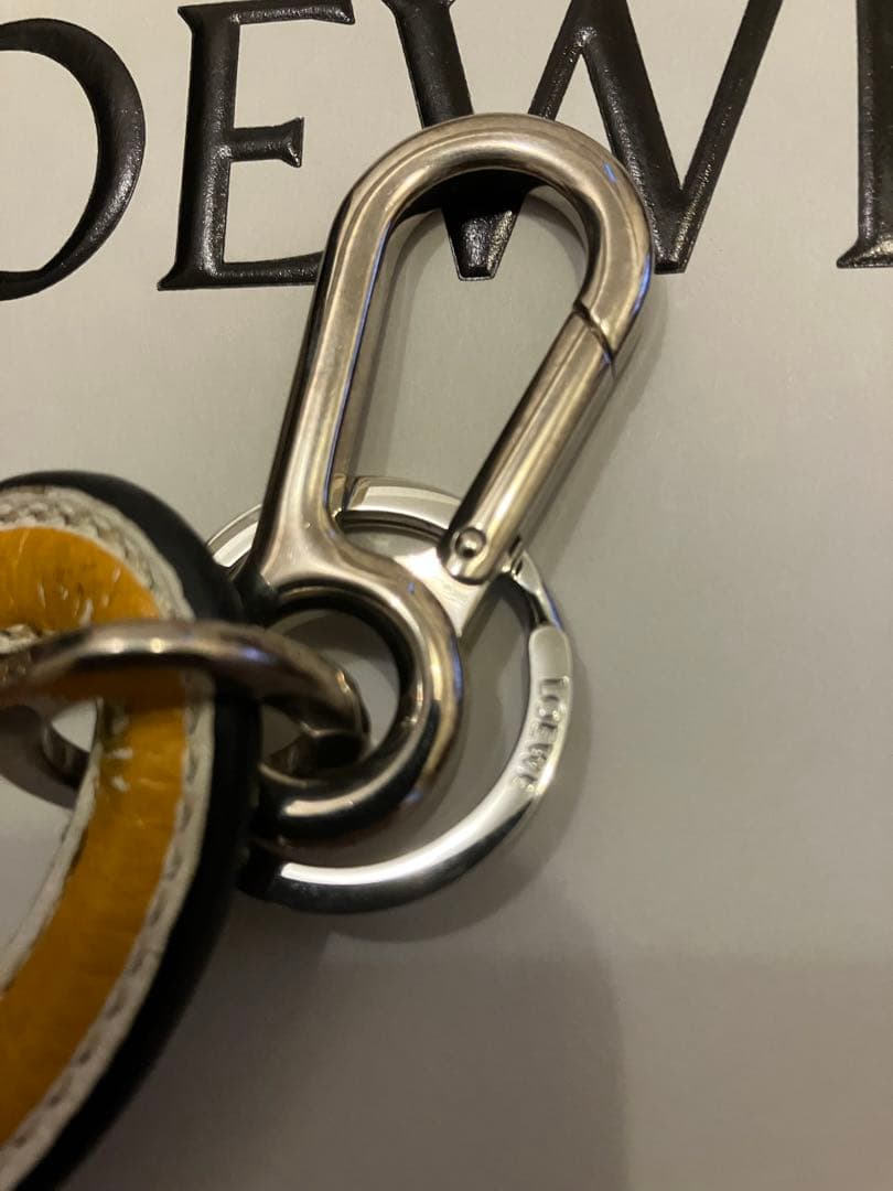 LOEWE 　ロエベ　バッグチャーム　キーホルダー　キーリング イエロー