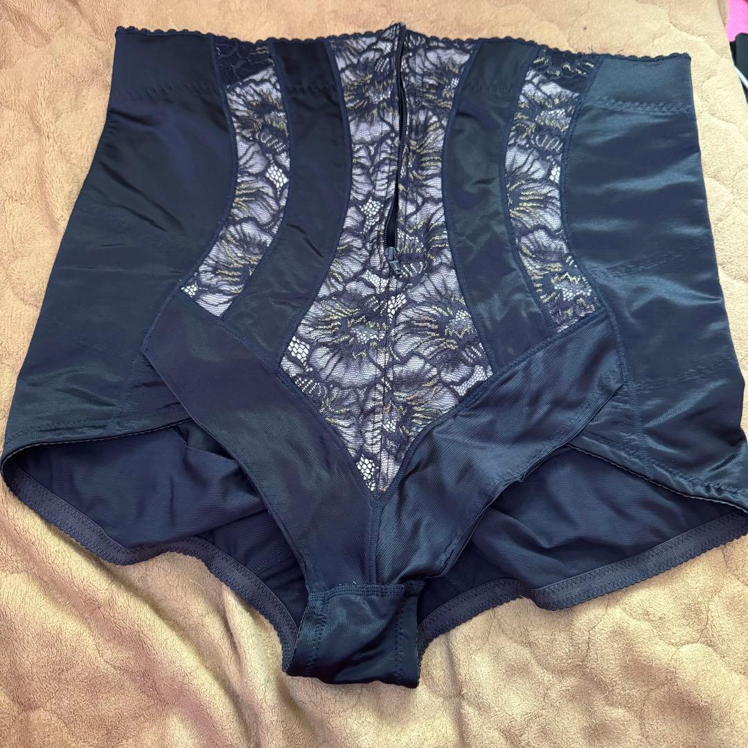 【クリーニング済み】マルコ　コールシャンジェ・ボワール　セット　補正下着