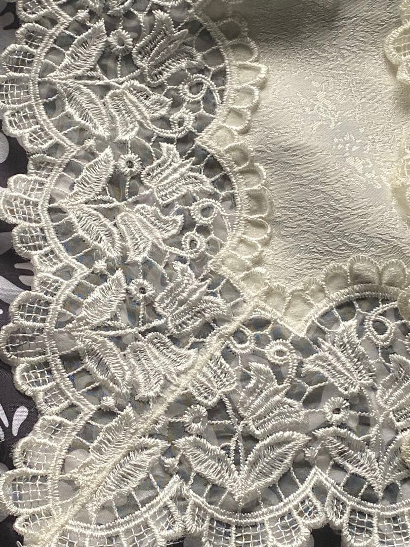 高級♦️エレガントなレース♦️ロココ テーブルランナー♦️ホワイト 150㎝♦️送料込