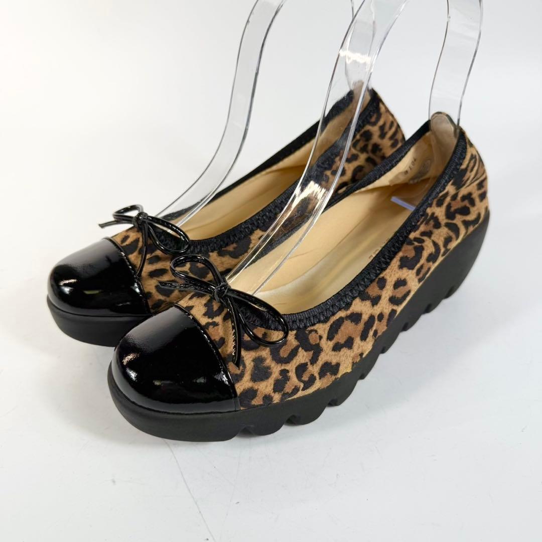 【新品】ヒルズアベニュー　パンプス（22）レオパード柄　ウェーブソール　リボン