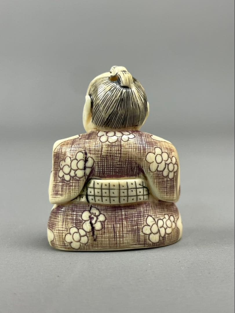 カバ牙製 根付 犬を抱く唐子 提物 骨董品 古美術 置物 天然素材