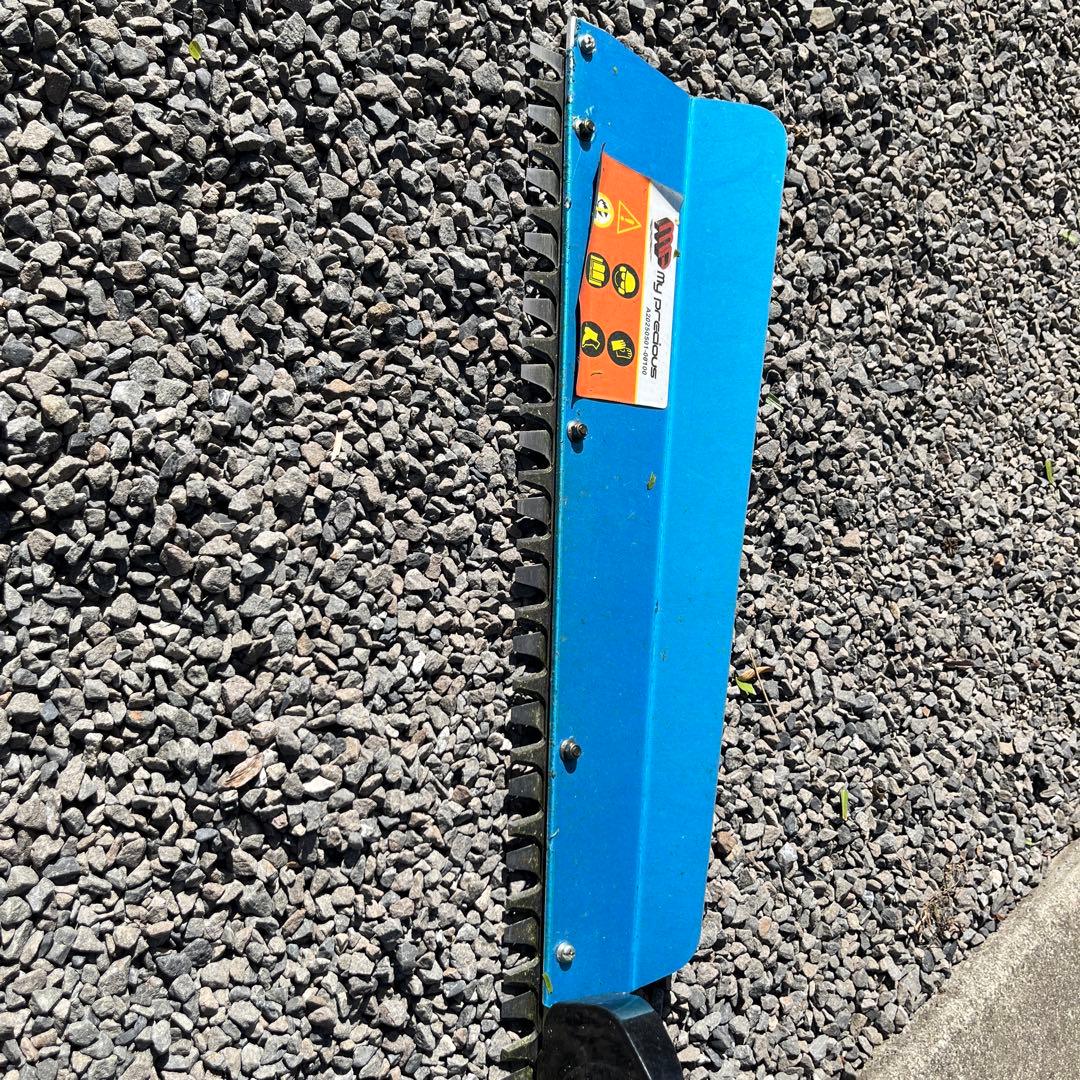 エンジン式草刈り機 青 鋸刃付き