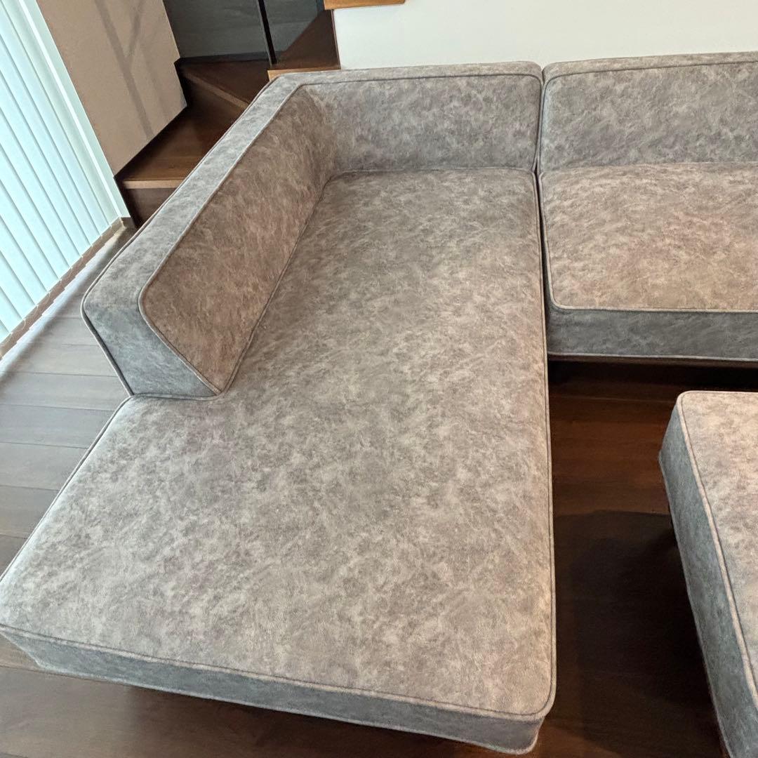 カウチソファ　グレー　4人以上　L型ソファー　東京インテリア　高級　上品　ベッド