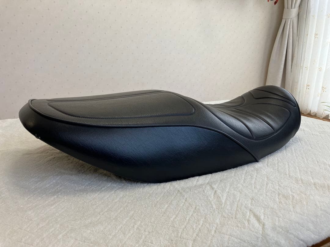 Kawasaki カワサキ ゼファー1100 シート 純正　あんこ抜き加工済み