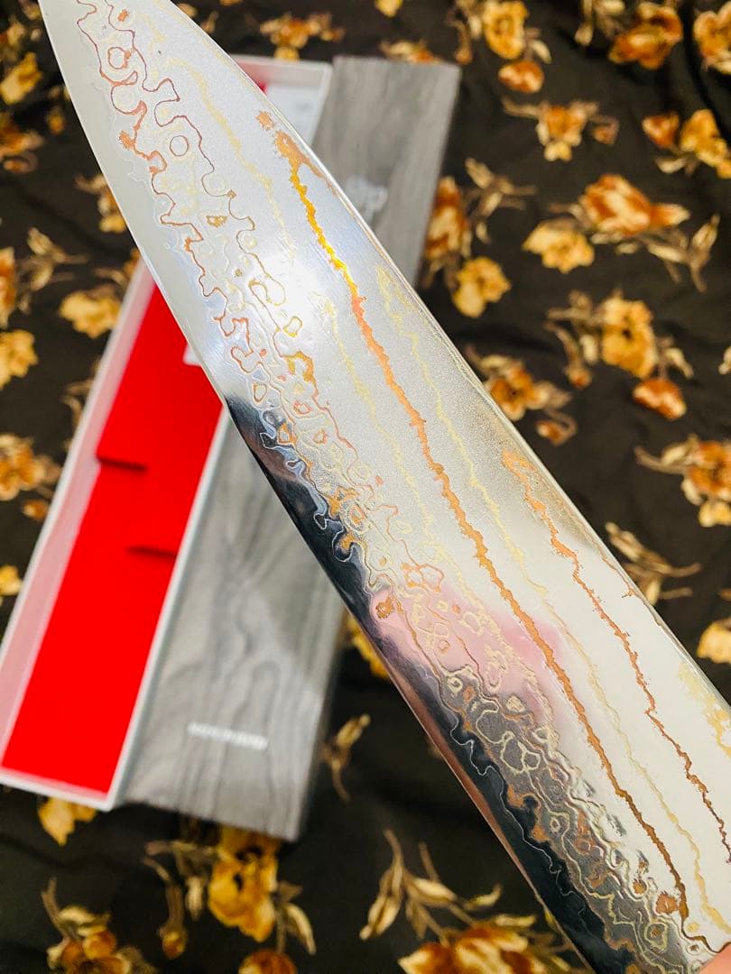 牛刀210mm HATSUKOKORO初心 青二鋼 有色ダマスカス 黒檀八角柄