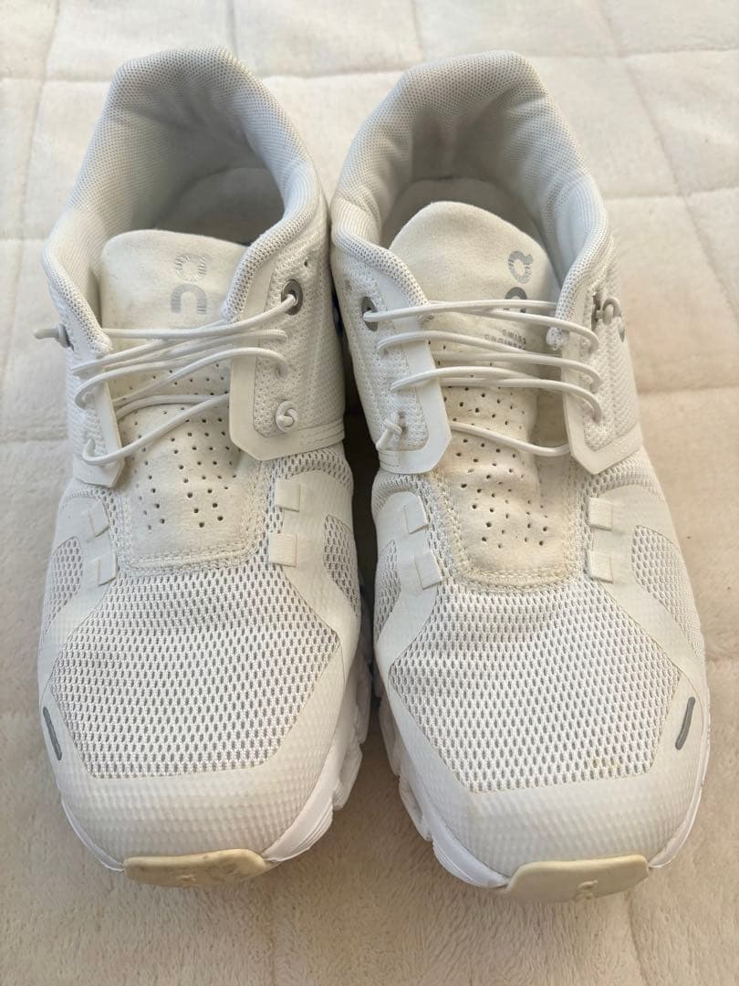 On Cloudスニーカー ホワイト 25cm ※24cm寄りの履き心地