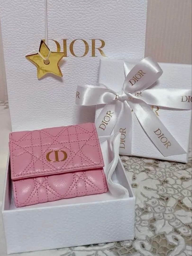 ディオール三つ折り財布ハイビスカスウォレットカナージュ ハートピンクdiorカロ
