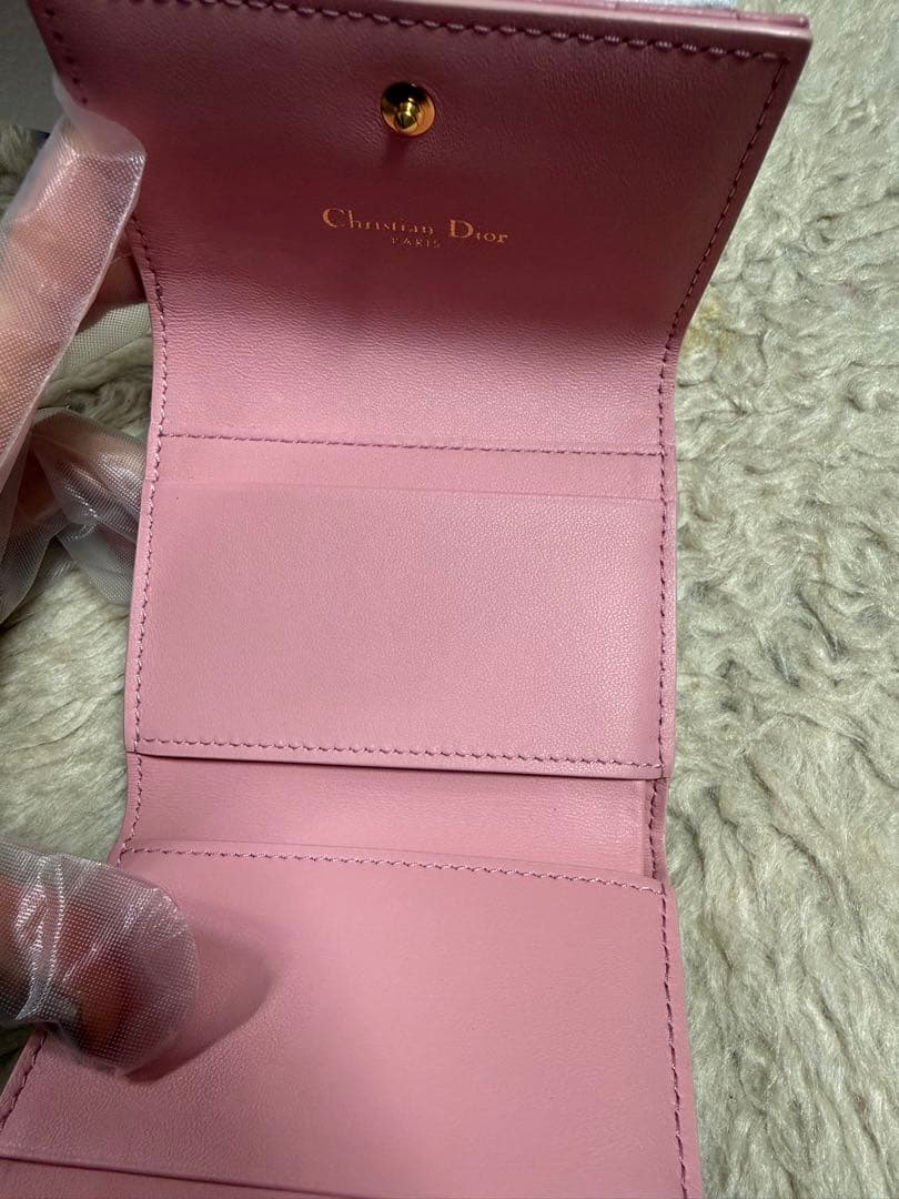 ディオール三つ折り財布ハイビスカスウォレットカナージュ ハートピンクdiorカロ