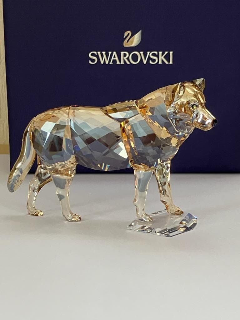 ハイイロオオカミ　スワロフスキー　置物　オブジェ　オオカミ