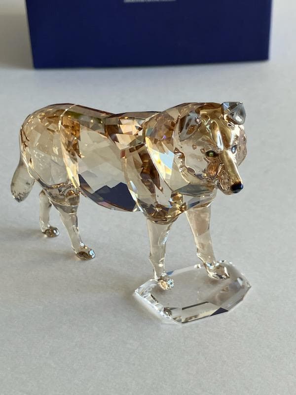 ハイイロオオカミ　スワロフスキー　置物　オブジェ　オオカミ