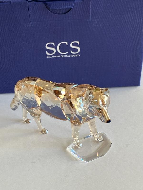 ハイイロオオカミ　スワロフスキー　置物　オブジェ　オオカミ