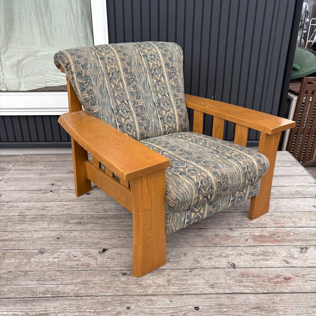 ② カリモク 木製アームチェア 1人掛けソファ 木製 北欧レトロ ファブリック