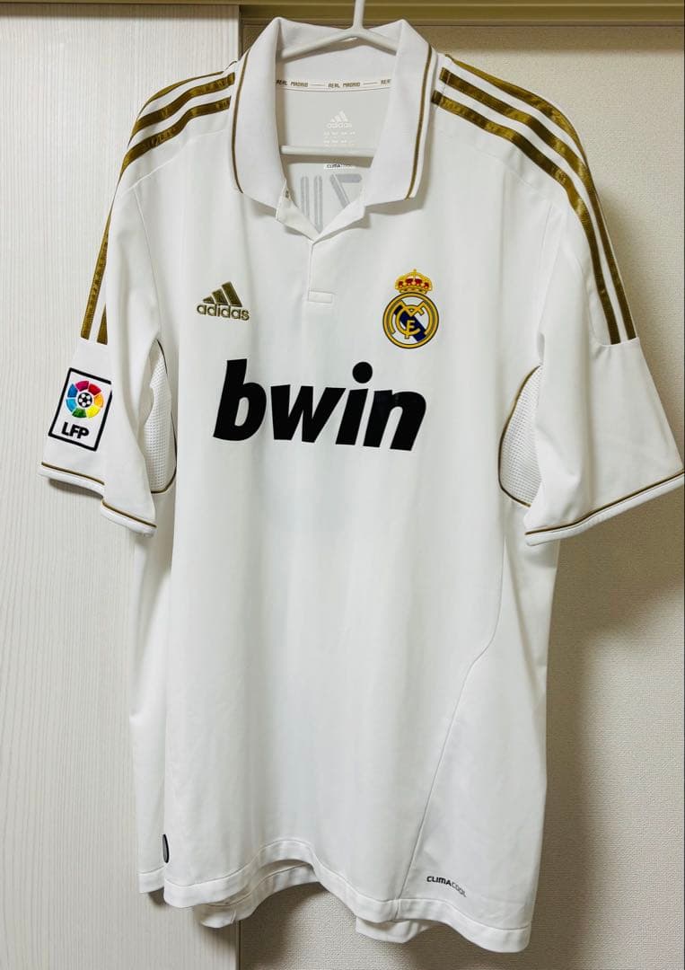 レアル・マドリード エジル　ユニフォーム