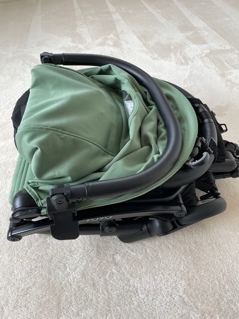 BABYZEN YOYO ベビーカー 2 ⑥+ コンパクトベビーカー　グリーン