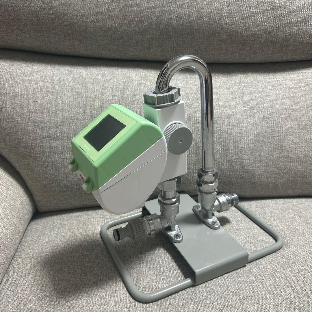 KAKUDAI 自動灌水装置　ソーラーパネル付き　自動水やり器