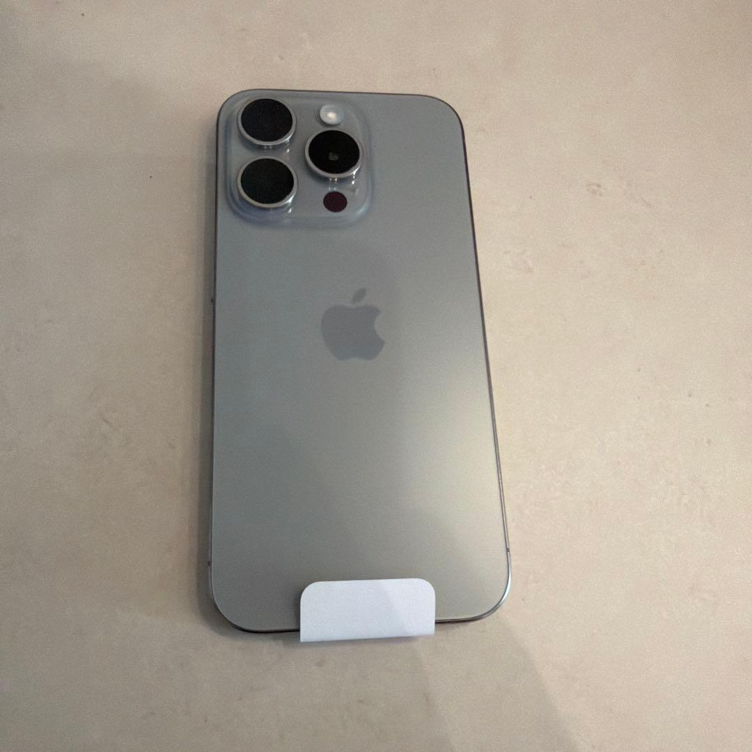 Apple iPhone 15Pro 256GBナチュラルチタニウム本体