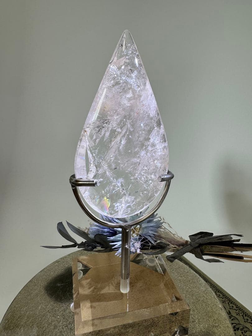 スタンド付き　ピンクアゼツライト(流通名) ピンククリアクォーツ　ファイヤー