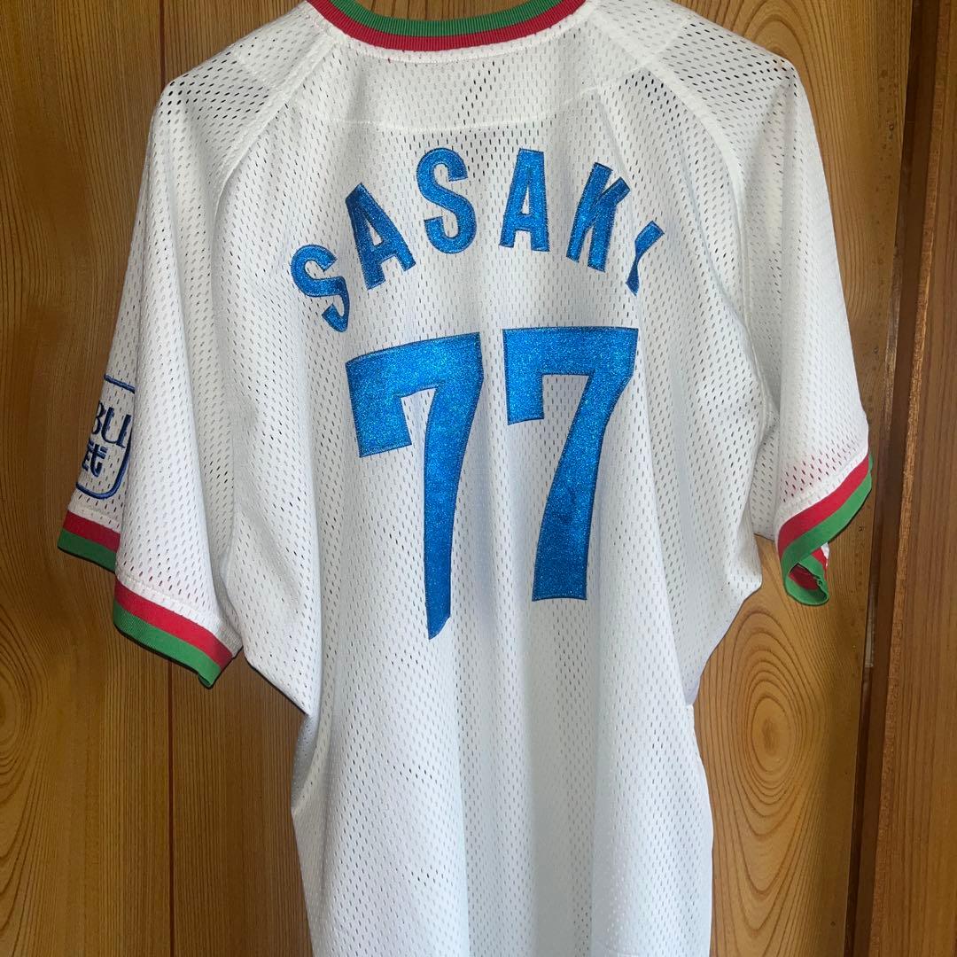 ヒ*ン様 西武ライオンズ　ユニフォーム SASAKI 77