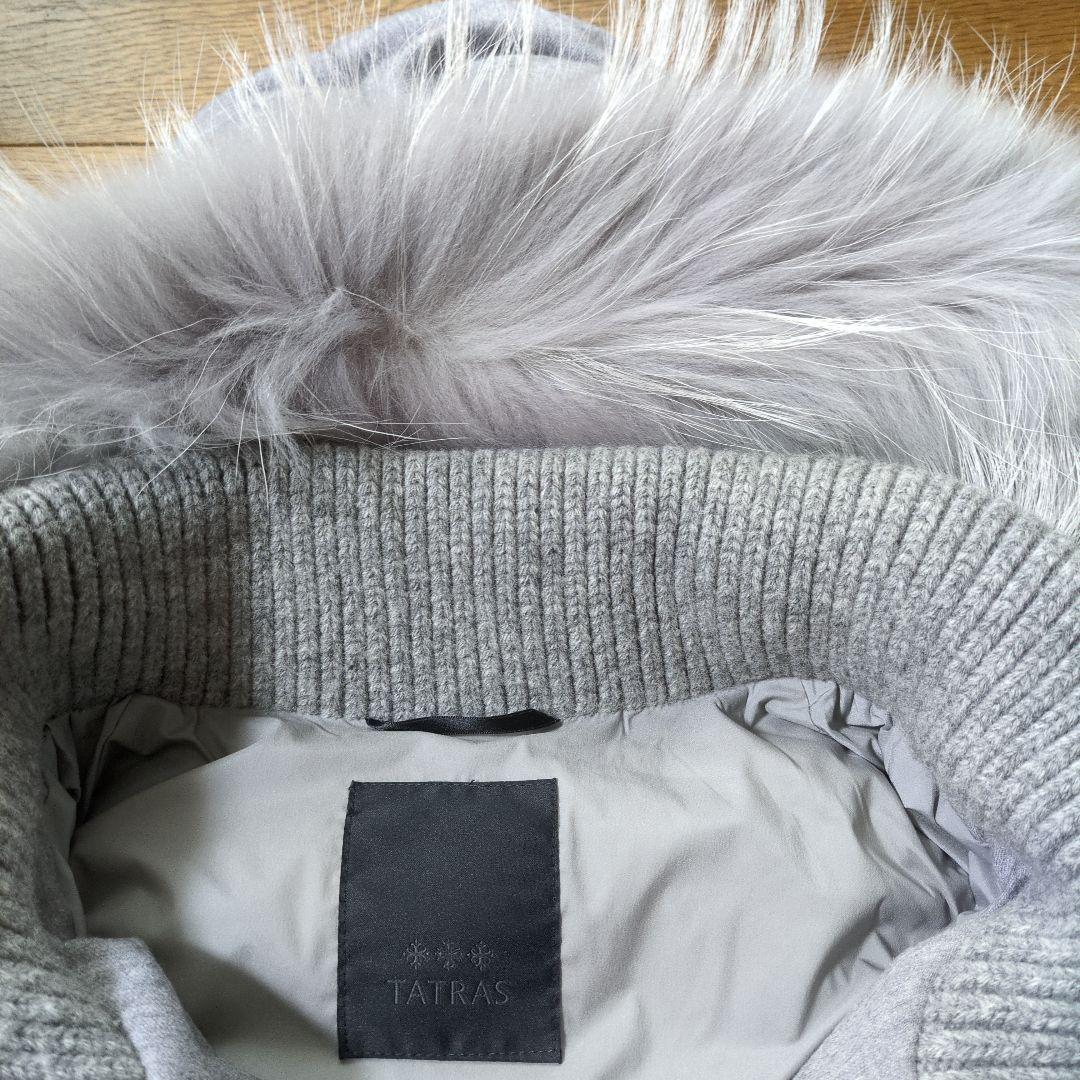 週末値下げ、TATRAS フード付きグレー ダウンベスト02