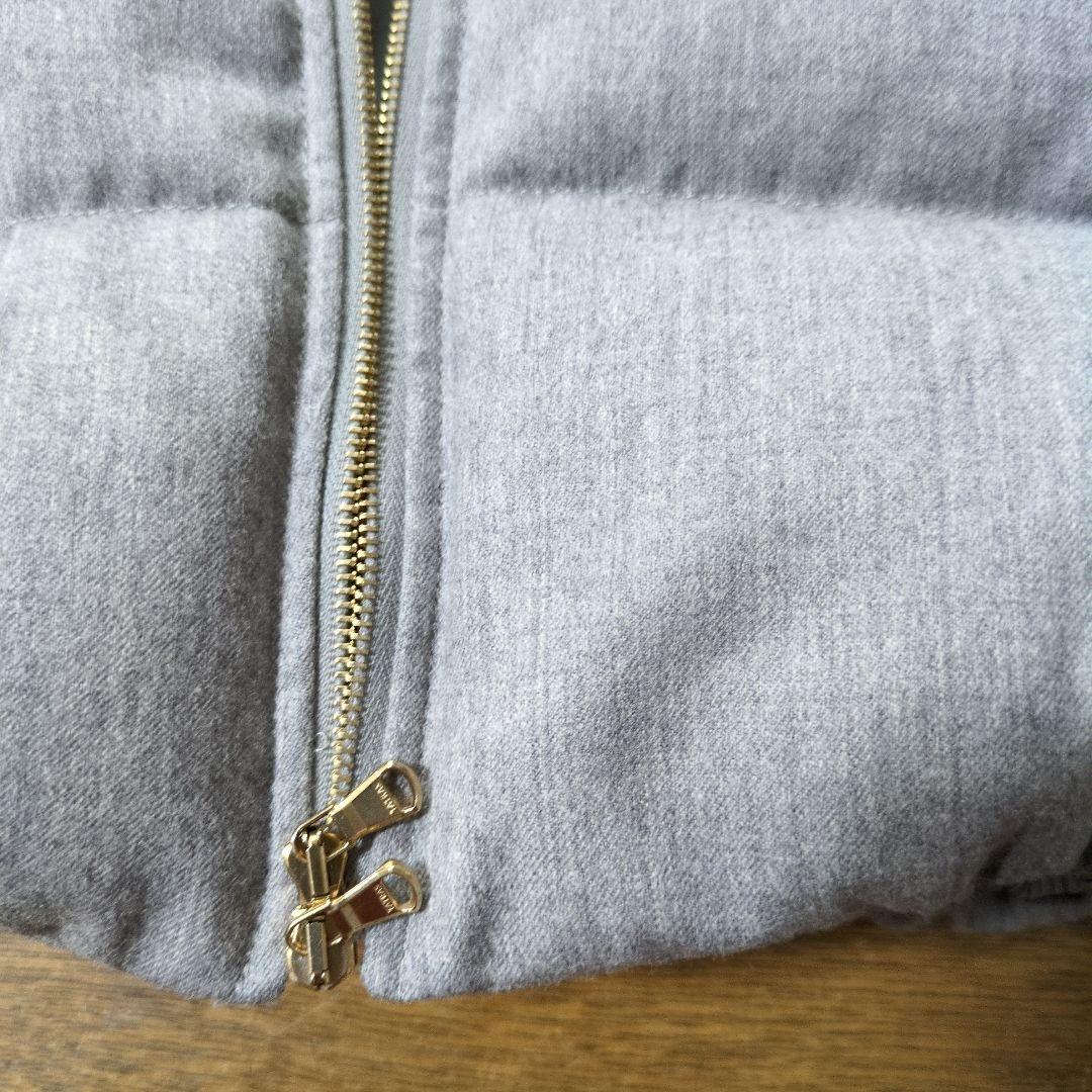 週末値下げ、TATRAS フード付きグレー ダウンベスト02