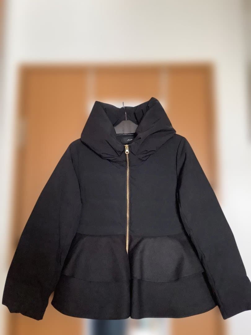 AMBIENT美品・ぺプラムダウンジャケット