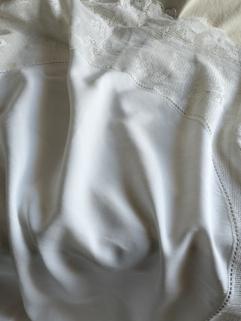 英国　Vintage　蝶々whiteクロッシュレース　テーブルクロス