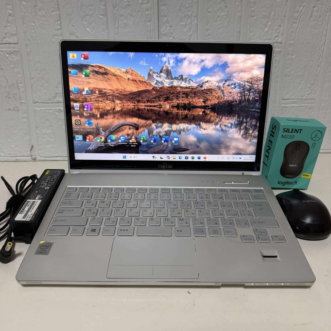 Windows11 オフィス付き　Core i5 SSD 富士通タッチノートPC