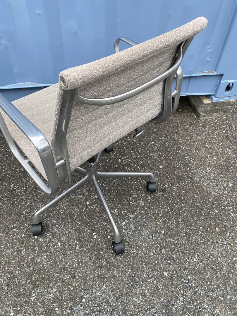 B)HermanMiller■イームズ アルミナムチェア