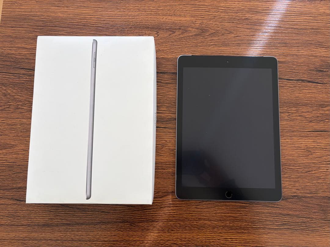 iPad 第6世代 32GB Wi-Fi＋Cellularモデル