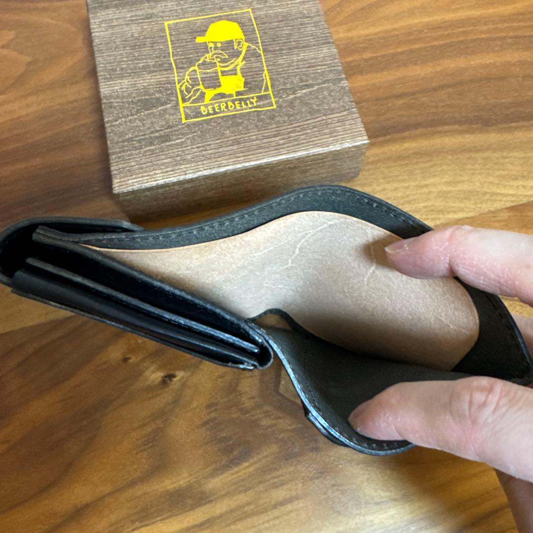 ビアベリー　黒 レザー 二つ折り財布