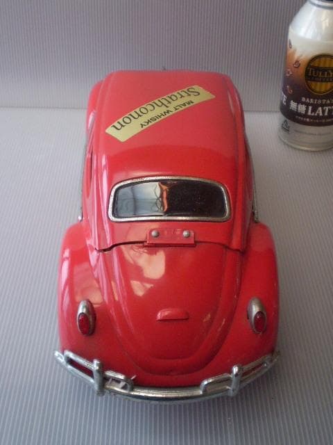 古いブリキのオルゴール ワーゲンビートル。レトロモダン。昭和。ビンテージ。